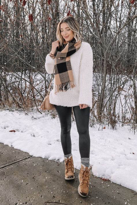 Sorel Out And About Boot Outfit, Winter Boots Women Outfits, Sorel Boots Outfit, Winter Boots Casual, Snow Boots Outfit, Sorel Snow, Popcorn Sweater, White Popcorn, Sorel Snow Boots