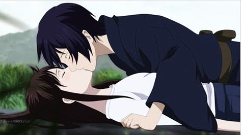 Yato and Hiyori's romantic kiss moment from Noragami the Anime Yato X Hiyori Kiss, Yato X Hiyori, Noragami Hiyori, Yato And Hiyori, Yato Noragami, Noragami Anime, Style Japonais, Manga Love, Anime Love Couple