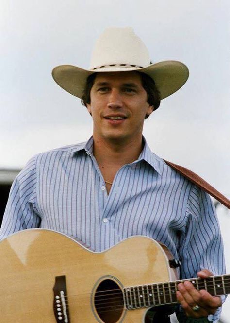 Young, handsome George ❤️ George Strait Pure Country, Young George Strait, George Strait Family, King George Strait, Country Musicians, Dream Concert, George Strait, Army Veteran, Country Music Stars