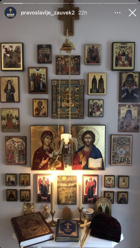 Prayer Corner Ideas, Catholic Prayer Corner, Orthodox Home, Icon Corner, Home Altar Catholic, Prayer Room Ideas, Orthodox Prayers, Catholic Altar, Corner Ideas