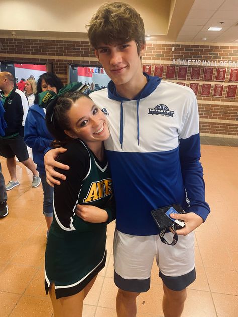 Basketball Bf Cheer Gf, Cheer Gf And Bf, Cheerleader And Boyfriend Pics, Cheer And Basketball Couples Pictures, Cheerleader And Basketball Player Couple, Cheer Girlfriend, Cheer Boyfriend, Sports Boyfriend, Basketball Couple Pictures