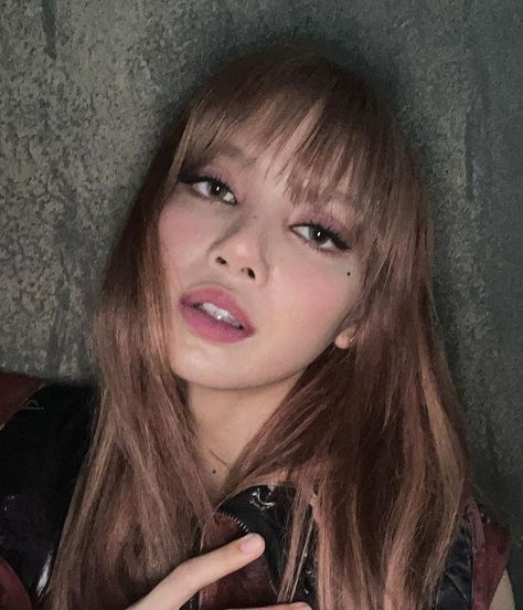 Lisa Icon, Blackpink Lisa, On Twitter, Twitter, Wall, Hair, On Instagram, Instagram