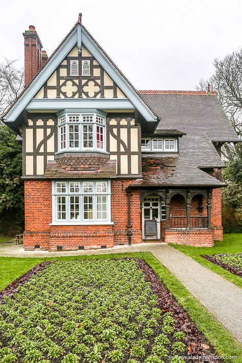 Dulwich, London British Houses, British House, German Houses, London Neighborhoods, English Houses, Architecture Classic, English Architecture, Storybook Homes, British Architecture