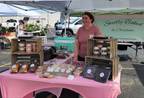 Food Vendor Booth Ideas Bake Sale, Baking Stand Ideas, Baking Booth Display, Baked Goods Vendor Display, Cookie Farmers Market Display, Bakery Stand Farmers Market, Vendor Booth Display Ideas Baked Goods, Baking Vendor Booth Display Ideas, Bake Sale Set Up Ideas