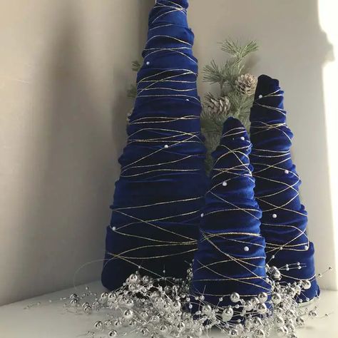 Royal Blue Velvet Christmas Tree #Christmas #blue #decorations #decorhomeideas Silver Diy Christmas Decorations, Navy White Christmas Decor, Blue Diy Christmas Decorations, Diy Blue And Silver Christmas Decor, Blue And Silver Winter Decor, Christmas Decor Ideas Navy Blue, Blue Christmas Decor Ideas Easy Diy, Royal Blue Christmas Decor, Velvet Christmas Trees