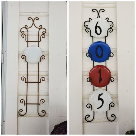 Plate Rack Ideas, Hanger Hacks, House Number Plate, Hanger House, House Number Plates, Upcycled Items, Junk Garden, Front Door Entry, Home Decor Paint