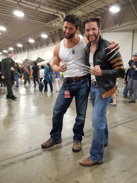 Wolverine Cosplay Female, Male Halloween Costumes Men, Wolverine Outfit, Wolverine Halloween Costume, Superhero Drawing, Winter Soldier Costume, Wolverine Costume, Comicon Cosplay, Wolverine Cosplay