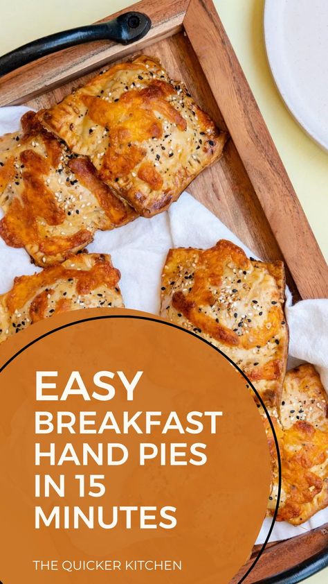 Easy Handheld Breakfast, Savory Breakfast On The Go, Breakfast Hand Held, Hand Held Breakfast Recipes, Breakfast Ideas With Pie Crust, Breakfast With Pie Crust, Breakfast Handhelds, Grab And Go Breakfast Make Ahead, Pie Crust Breakfast Recipes