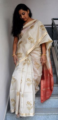 Block Printing Designs On Sarees, Block Print Saree Designs, Block Printing Designs, Block Printed Saree, Kasavu Saree, Shibori Sarees, Saree Painting Designs, Saree Blouse Styles, Dabu Print