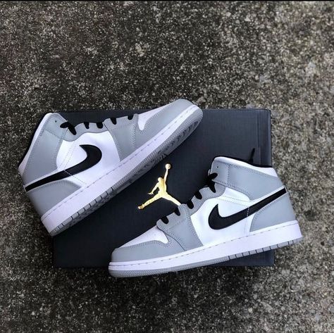 Smokey Grey Jordan 1, Tenis Jordan Retro, Nike Jordans 1, Tenis Nike Jordan, Cute Jordans, Jordans 1, Nike Jordans, Custom Jordans, Grey Jordans