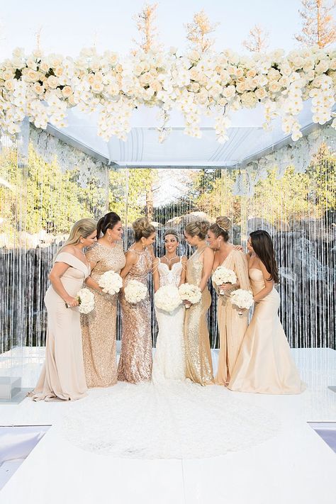 Wedding Bouquets Gold, White And Gold Wedding Themes, Ivory Bridesmaid Dresses, Gold Wedding Colors, White Wedding Theme, Gold Wedding Dress, Gold Wedding Theme, Gold Bridesmaid Dresses, Gold Bridesmaids