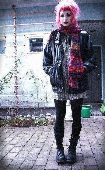 Punk Cold Weather Outfits, Goth Superhero, Punk Winter Outfits, Chicas Punk Rock, Cherie Currie, Estilo Punk, Punk Outfits, Goth Outfits, Alternative Outfits