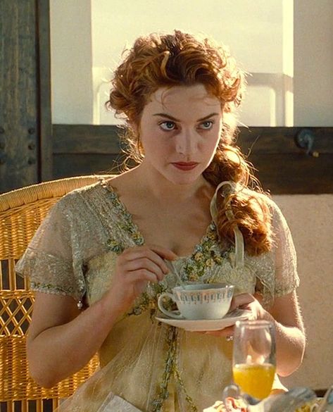 BeIconicIT on Instagram: “Kate Winslet as Rose DeWitt Bukater in Titanic (1997)” Titanic Costume, Titanic Kate Winslet, Kate Winslate, Jack Rose, Jack Dawson, Historical Movies, Titanic Movie, I Love Cinema, Rms Titanic