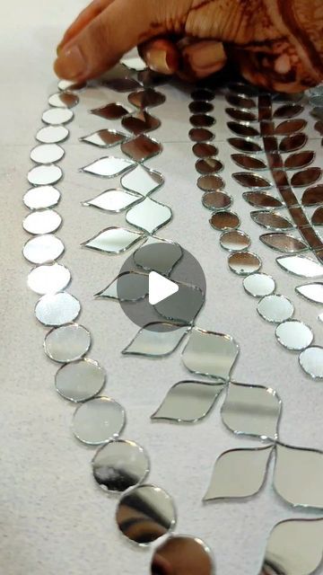 Putty Art, Mirror Mosaic Wall, Mosiac Mirror, Easy Rangoli Designs Videos, Rainbow Mosaic, Mosaic Art Diy, Huge Mirror, Lippan Art, Mirror Crafts