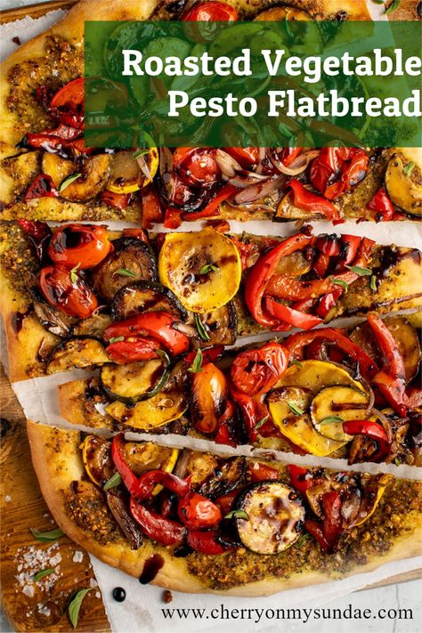 Roasted Veggie Flatbread, Roasted Vegetable Flatbread, Fancy Flatbread Recipes, Pesto Pizza Ideas, Vegan Flatbread Toppings, Vegetable Flatbread Recipes, Vegetable Pesto, Flatbread Toppings, Vegetable Flatbread