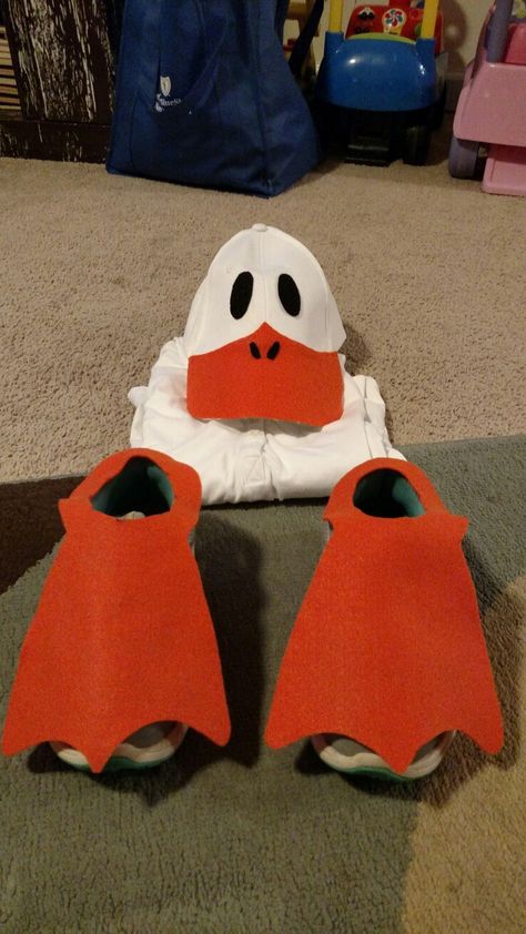 Duck Feet Costume Diy, Diy Duck Feet Costume, White Duck Costume, Duck Mask Diy, Daffy Duck Costume Diy, Silly Goose Costume, Homemade Duck Costume, Duck Duck Goose Costume, Goose Costume Diy