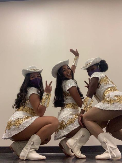 Drill Team Uniforms, Pom Team, Majorette Dance Uniforms, Drill Team Pictures, Dance Team Photos, Dance Uniforms, Drill Team, Go Best Friend, Nostalgia Aesthetic