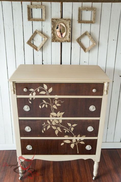 25 Ways to Upcycle Your Dresser Dresser Decorating Ideas, Dresser Stencil, Meja Router, Stencil Dresser, Repainting Furniture, Dresser Painted, Stencil Ideas, Flowers Painted, Stencil Furniture