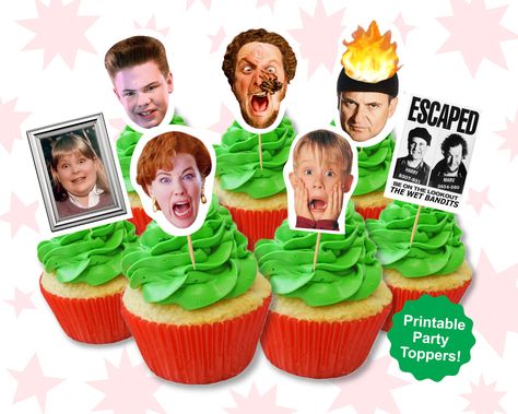 Surprise your guests with these printable Home Alone cupcake toppers. Perfect for a Christmas movie quizz night or 90s Christmas movie party Find matching Home Alone banner here! www.etsy.com/listing/1331018700 Find matching Home Alone activity page here! www.etsy.com/listing/1610451703 This listing is for a digital file, nothing physical will be shipped to you.  WHAT'S INCLUDED? ---------------------------- Files are compatible with both US and UK/Australia/NZ/Canada 1 x A4/ US Letter Compatibl Home Alone Party, Christmas Cupcake Toppers, Home Alone Movie, Kevin Mccallister, Home Alone Christmas, Christmas Movie Night, Christmas Cupcake, Party Topper, Christmas Topper