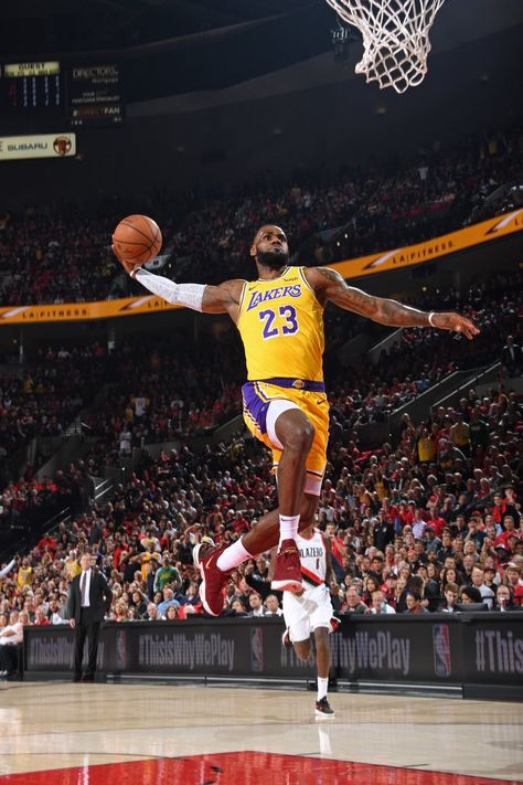 Lebron James Dunking, Lebron James Art, Lebron James Poster, Lakers Wallpaper, Lebron James Wallpapers, Nba Lebron James, Lebron 16, Lebron James Lakers, Basket Nba