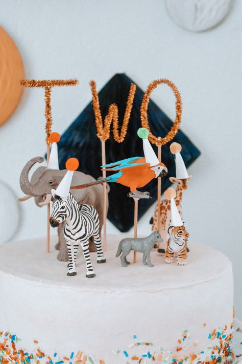 Safari Jungle Birthday Party, Sloth Cake, Topper Safari, Party Animal Cake, Tiger Cake, Monkey Cake, Jungle Birthday Party, Zoo Birthday, Zebra Cake