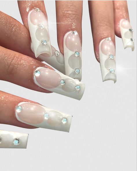 milky whitw gem bubble nails Bubble Nails, Milky Nails, Nails Now, Gel Nails Diy, Grunge Nails, Dope Nail Designs, Nails Only, Gem Nails, Girls Nails