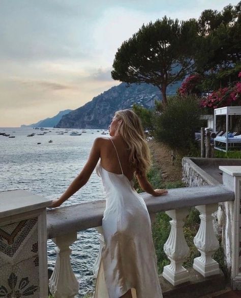 Rich Girl Aesthetic, Shotting Photo, Future Lifestyle, Italian Summer, Dream Lifestyle, Summer Photos, European Summer, Summer Pictures, Rich Girl