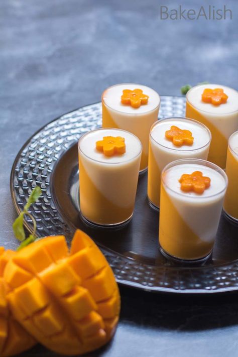 Mango Panna Cotta Recipe, Dessert With Coconut, Mango Pudding Recipe, Mango Panna Cotta, Mango Desserts, Best Breakfast Foods, Coconut Panna Cotta, Tropical Desserts, Mango Dessert Recipes