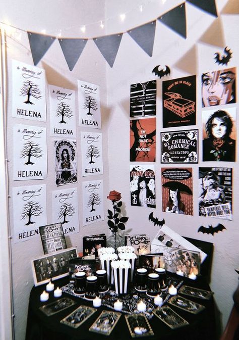 Emo Prom Decorations, My Chemical Romance Party Ideas, Emo Decorations Party, Sweet 16 Gothic Party, 2000s Emo Birthday Party, My Chemical Romance Room Decor, Emo Party Aesthetic, Emo Birthday Decorations, Mcr Birthday Party