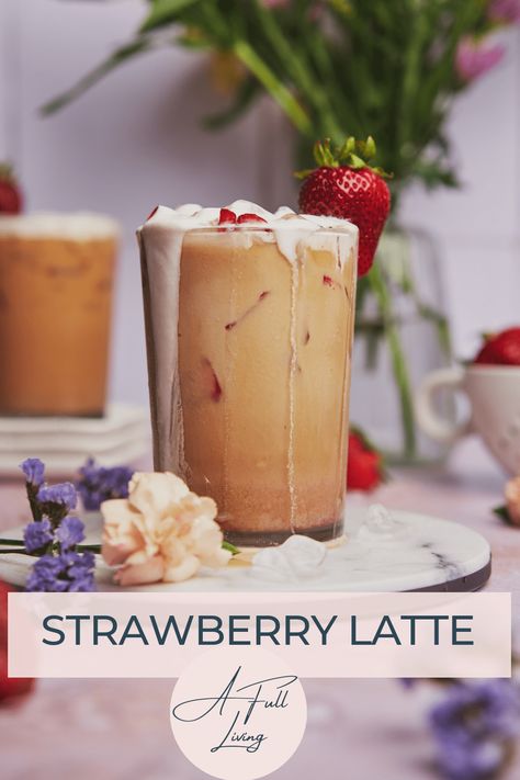 Strawberry Iced Latte, Strawberry Drink Recipes, Strawberry Latte, Strawberry Simple Syrup, Espresso Recipes, Strawberry Protein, Strawberry Drinks, Strawberry Flavor, Coffee Syrup