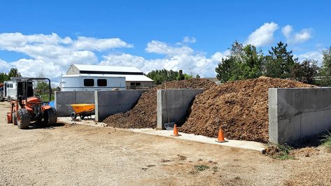 How to use horse manure compost in 8 steps | Alltech Manure Compost Bin, Horse Manure Management, Manure Management, Manure Composting, Wood Chip Mulch, Horse Manure, Farm Business, Beneficial Bacteria, Dream Barn