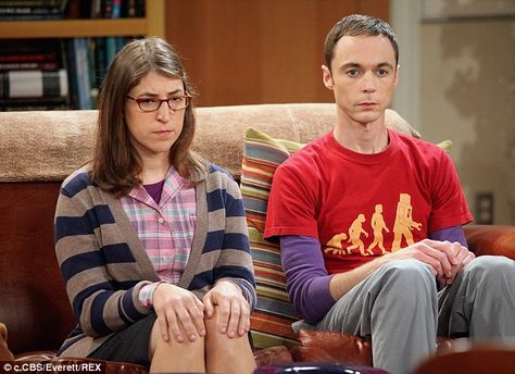 Love at first sight? Mayim Bialik and Jim Parsons are seen here on The Zazzy Substitution episode which aired October 7, 2010 Amy And Sheldon, Sheldon Amy, Leslie And Ben, Amy Farrah Fowler, The Bigbang Theory, Relationship Development, Mayim Bialik, Jim Parsons, Diy Kostüm