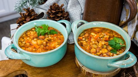 Family Soup, Blue Zones Recipes, Cranberry Beans, Minestrone Soup Recipe, Dry Chickpeas, Lacey Chabert, Blue Zone, Minestrone Soup, Canned Beans