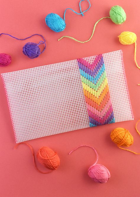 Stitch a Rainbow Plastic Canvas Pouch | Handmade Charlotte Broderie Bargello, Canvas Bag Diy, Diy Crochet Bag, Plastic Canvas Stitches, Pouch Handmade, Handmade Charlotte, Plastic Canvas Patterns Free, Pola Kristik, Pola Sulam