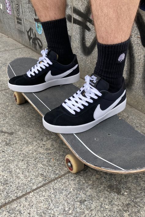 Skateboard Trucks And Wheels, Nike Skate Shoes, Nike Skate, Nike Skateboarding, Tech Deck, Skate Wear, Diamond Supply Co, Diamond Supply, Nike Sb