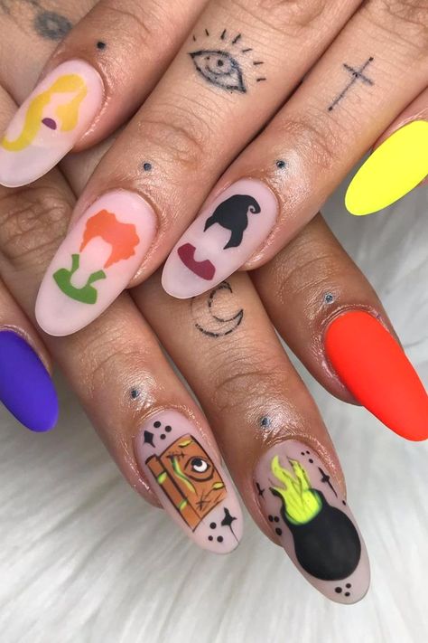 Just A Bunch of Hocus Pocus Halloween Nail Design - 34 Creepy, Cute & Chic Halloween Nail Designs 2023 Halloween Nail Design, Candy Corn Nails, Birthday Nail Designs, Witch Nails, Halloween Acrylic, Glitter Accent Nails, Crazy Nail Art, Hocus Pocus Halloween, Super Cute Nails