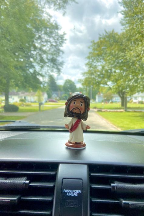 jesus in da car Christian Car Decor, Jesus Decor, Delta Dawn, Car Hanging Accessories, Jesus Cartoon, 17 Birthday, Car Life, Car Things, Girly Car Accessories