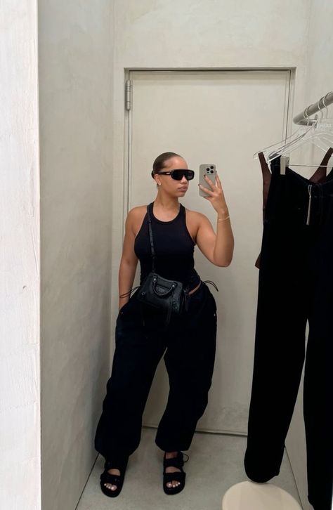 Los Angeles Summer Outfits 2024, Mid Size Casual Outfit Summer, Errand Aesthetic, Clean Girl Black Woman Aesthetic Outfits, Black Clean Girl Aesthetic Outfits, Black Clean Girl Outfits, Clean Girl Aesthetic Black Women Outfit, Clean Girl Outfits Black Women, Errands Aesthetic