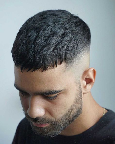 British Hairstyle, Mid Skin Fade, Fringe Hair, Crop Haircut, Hairstyles Winter, Crop Hair, Best Barber, Classic Hairstyles, Highlights Brown Hair