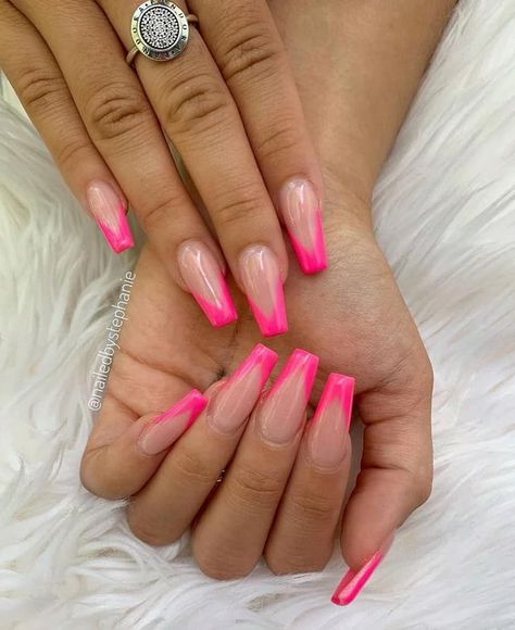 Hot Pink Nail Ideas Acrylic, Neon Pink French Tip Nails, Neon Nail Ideas Bright Colors, Bright Pink Acrylic Nails, Neon Pink Nails Design, Nail Designs Hot Pink, Pink Nails Design, Pink Tip Nails, Bright Pink Nails