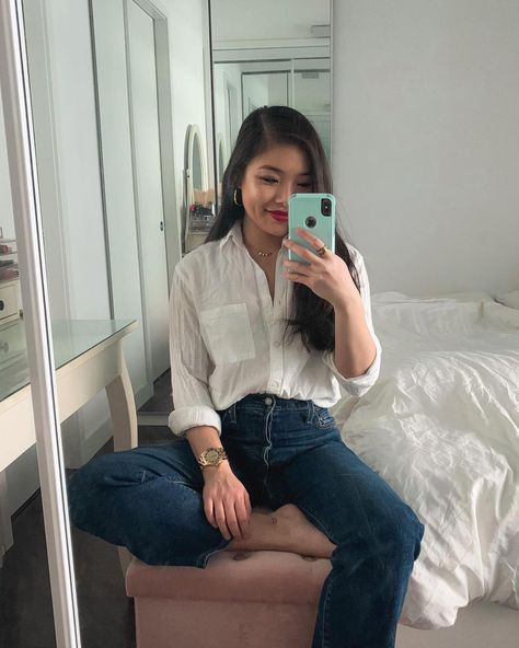 Aritzia white button up and Levi's ribcage jeans | spring outfit Levis Ribcage Jeans Outfit, Ankle Jeans Outfit, Jeans Spring Outfit, Levis Ribcage Jeans, Straight Jeans Outfit, Denim On Denim Looks, Levis Ribcage Straight, Jeans Outfit Spring, Levi's Ribcage