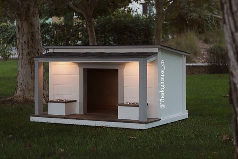 Two Pitbulls, Dog House With Ac, Doghouse Ideas, Dog House With Porch, Dog Bathing Station, Outside Dog Houses, Backyard Dog Area, Luxury Dog House, Small Dog House