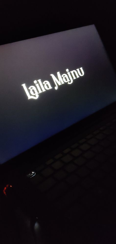 Netflix Leptop Story Snapchat Night, Laila Majnu Movie Snap, Aesthetic Good Night Snaps, Night Snaps Ideas, Laptop Snap Ideas, Laptop Snap Streak, Aesthetic Chill Photos, Laptop Snapchat Story, Laptop Snaps