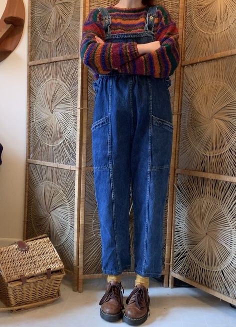 70s Doc Martens Outfit, Brown Doc Marten Boots Outfit, Sweater Under Overalls, Vintage Doc Martens Outfit, Overall And Sweater Outfit, Sweater Overalls Outfit, Overalls Sweater Outfit, Overalls And Sweater Outfit, Artsy Overalls