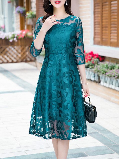 Green Satin Dress, Plain Maxi Dress, فستان سهرة, Dress Stores Online, Maxi Dress Online, Round Neck Dresses, Lace Maxi, Dress Silhouette, Style Maxi Dress