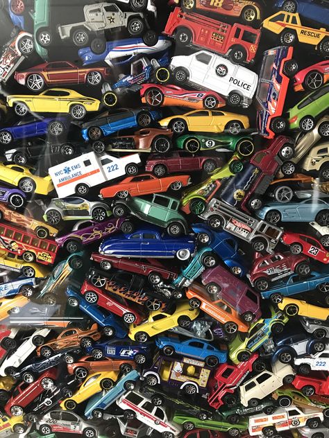 Hotwheels Storage, Hot Wheels Storage Display, Hot Wheels Bedroom, Hot Wheels Cars Display, Car Photos Hd, Toy Car Display, Hot Wheels Storage, Hot Wheels Room, Doll Museum