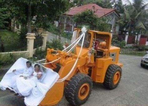 Worst Wedding Photos, Funny Wedding Pictures, Never Getting Married, Russian Wedding, Awkward Family Photos, Funny Wedding Photos, Beautiful Beach Wedding, Funny Wedding, Country Wedding Dresses