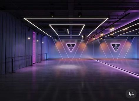 Hip Hop Studio Design, Dance Studio Interior Design Ideas, Indoor Dance Studio, Industrial Dance Studio, Dance Room Background, Dance Studio Lighting, Dance Studio Interior Design, Studio Dance Room Kpop, Dance Studio Interior