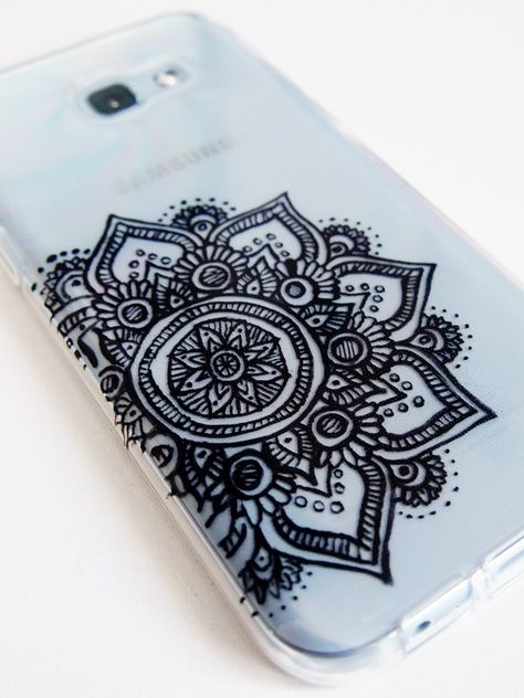 DIY coque mandala Mandala phone case Rose Namajunas, Mandala Phone Case, Mandala Case, Diy Mandala, Mandala Ideas, Diy Summer Clothes, Phone Backgrounds Tumblr, Phone Accessories Diy, Pretty Handwriting