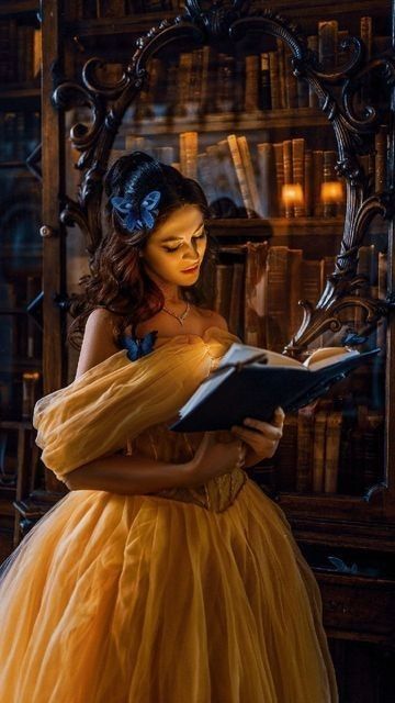 Belle Photoshoot, Xv Ideas, Quinceanera Photoshoot, Russia City, Instagram Model, The Beast, Quinceanera, Beauty And The Beast, Photo Shoot